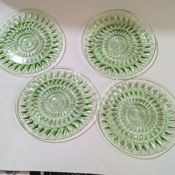 Vtg Jeanette Glass Green Depression Uranium Luncheon Plates Cube Set Of 4 9"" - Picture 5 of 6